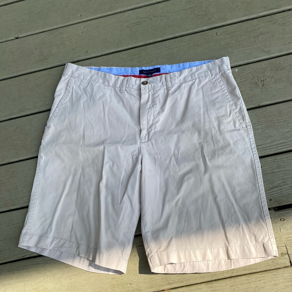Tommy Hilfiger - Mens cream color cotton high rise shorts,Size: 40